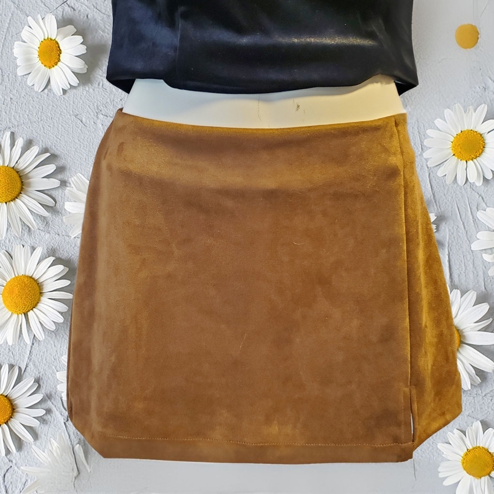 Love Tree Faux Suede Skort Brown Mini Skirt Shorts Size M / L NWT